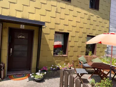 Das Gebäude in dem sich die Ferienwohnung befindet