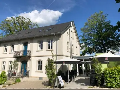 Das Gebäude in dem sich die Pension befindet