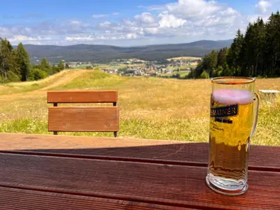 Ein allgemeiner Bergblick oder ein Berglick von der Ferienwohnung aus