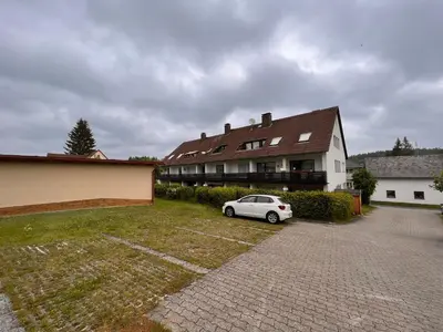 Das Gebäude in dem sich die Ferienwohnung befindet