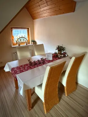 Ein Sitzbereich in der Unterkunft Ferienwohnung Hänel