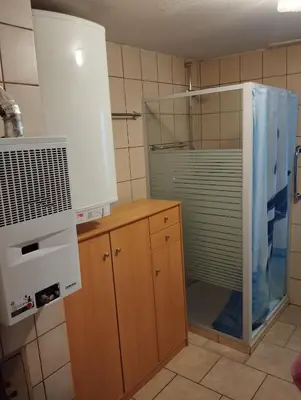 Ein Badezimmer in der Unterkunft Monteurhaus Mühlbach :-)