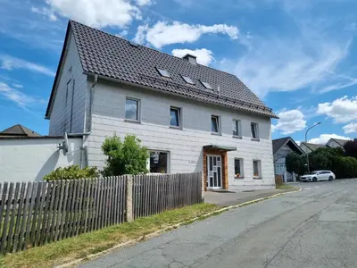 Das Gebäude in dem sich die Pension befindet