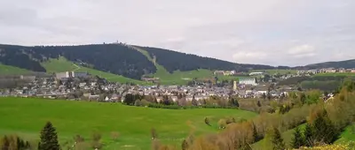 Ein allgemeiner Bergblick oder ein Berglick von der Ferienwohnung aus